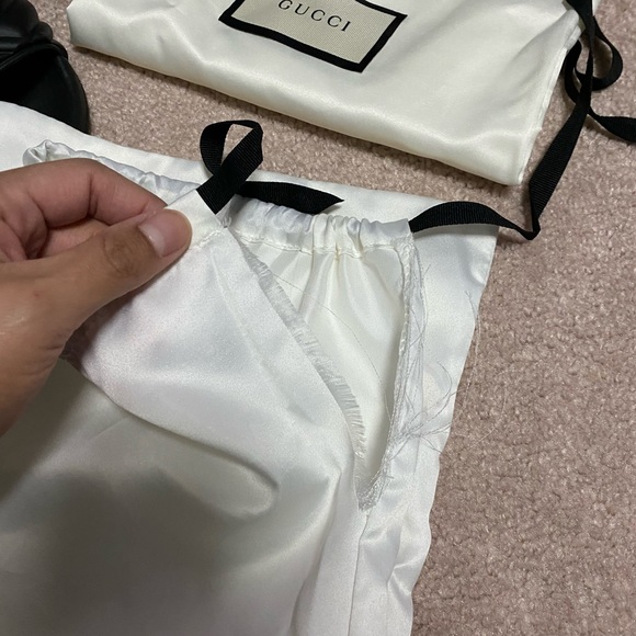 (SOLD) ❤️ Women's matelassé rubber slide - size 7 - Picture 9 of 10